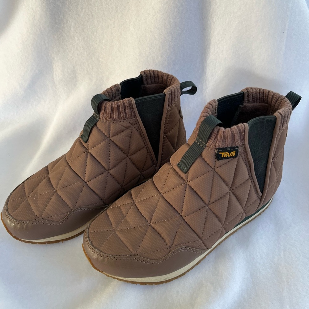 Teva ReEmber Mid Booties Quilted Tan Brown Slip-On Size 5